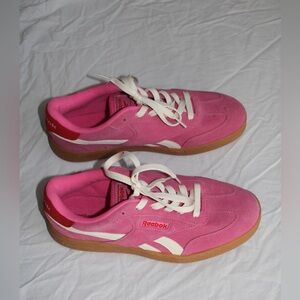 NWOT Reebok Women's Pink and White Sneakers